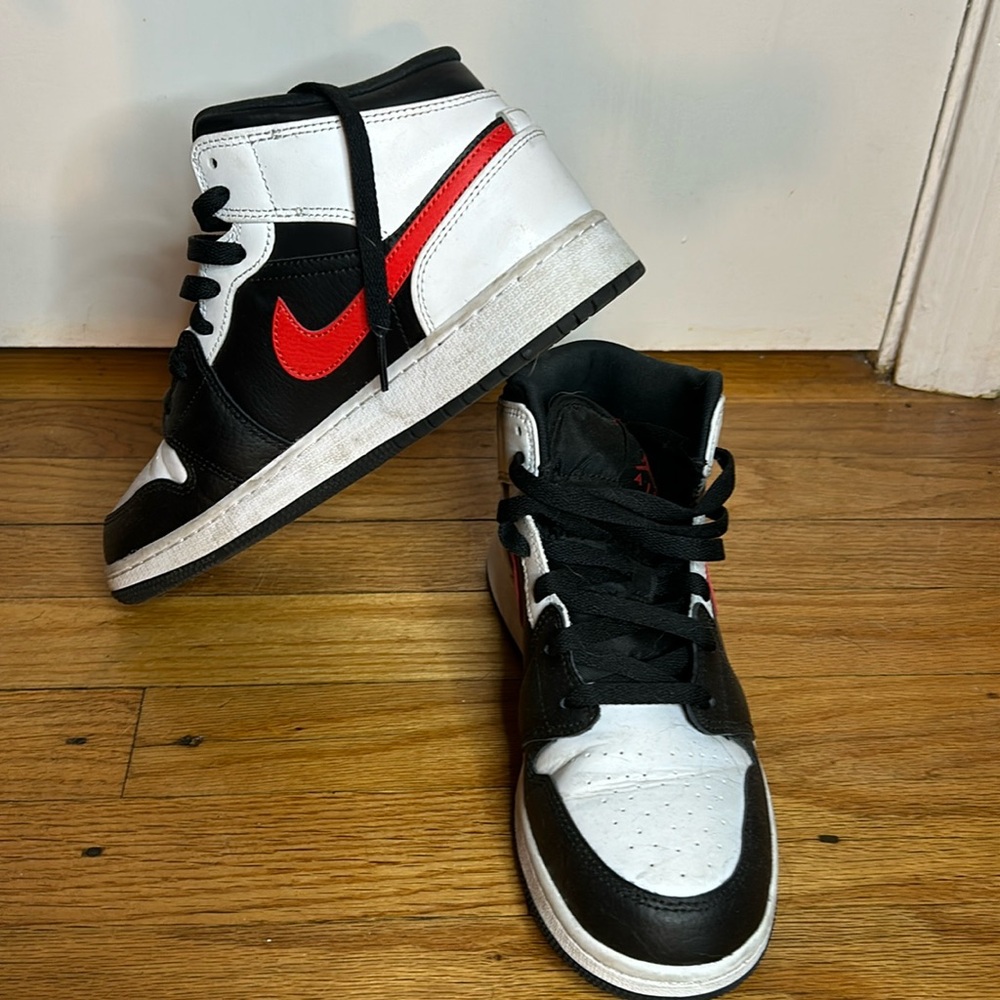 Nike air Jordan high top sneakers, 7